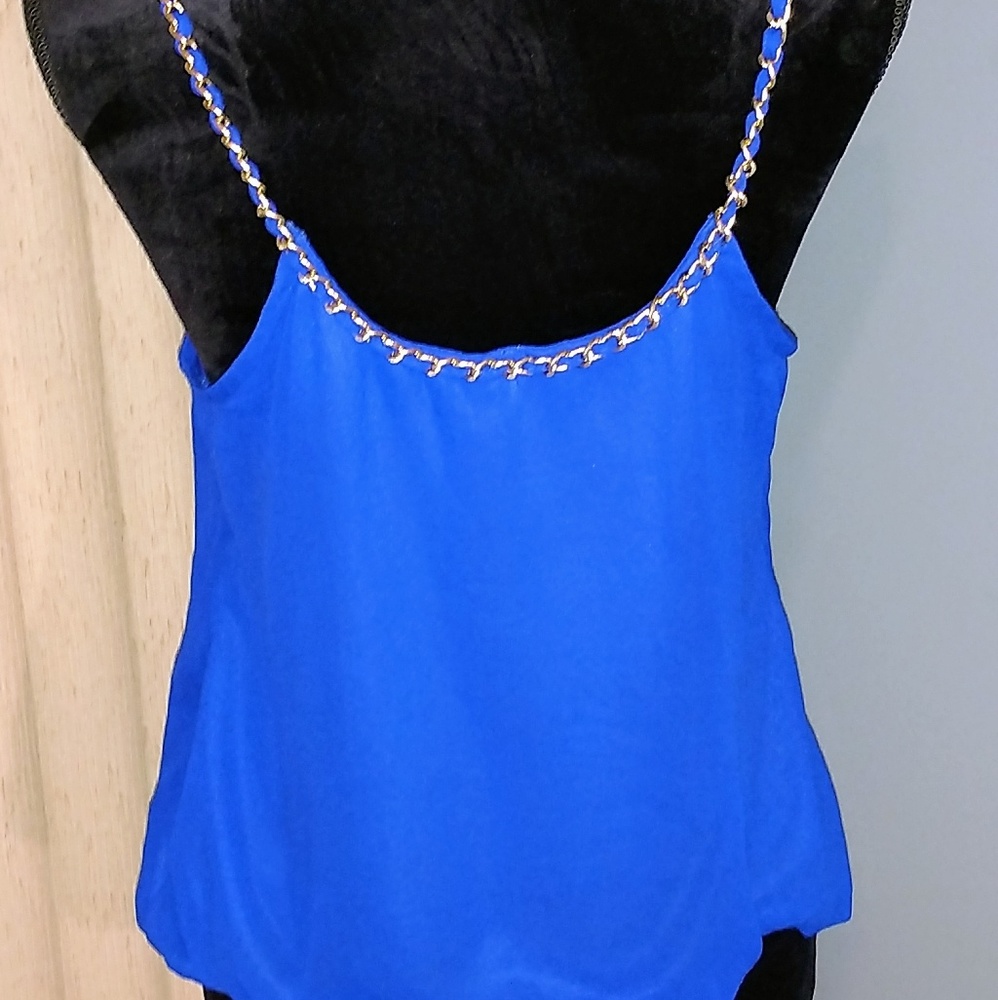 Top - Picture 2 of 2